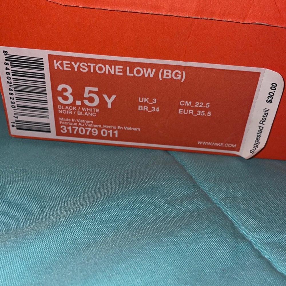Nike Baseball Cleats - Picture 2 of 4